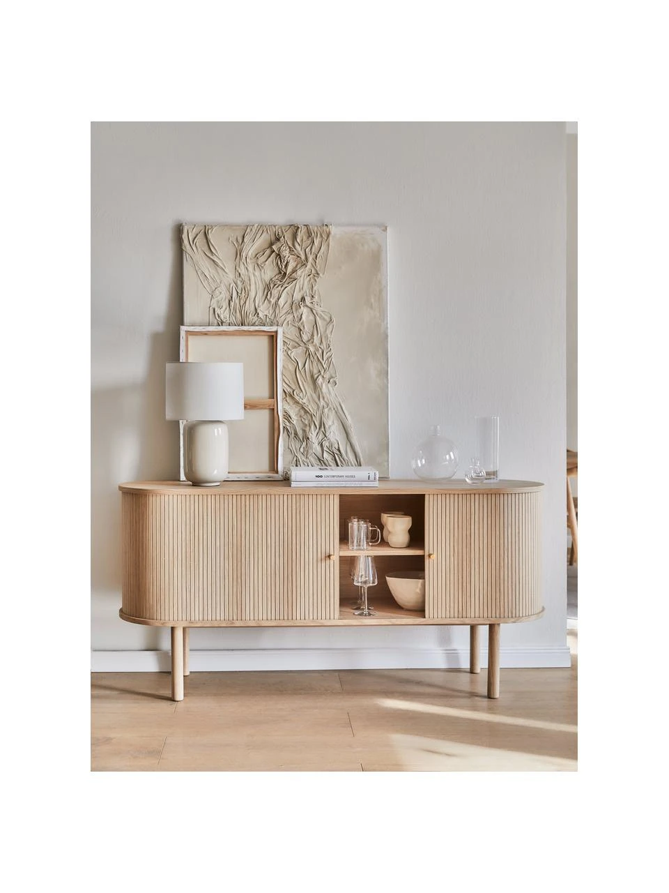 Westwing Collection Enfilade en bois clair avec portes coulissantes Calary, larg. 160 x haut. 75 cm 2 Westwing Collection Enfilade en bois clair avec portes coulissantes Calary, larg. 160 x haut. 75 cm – Image 2