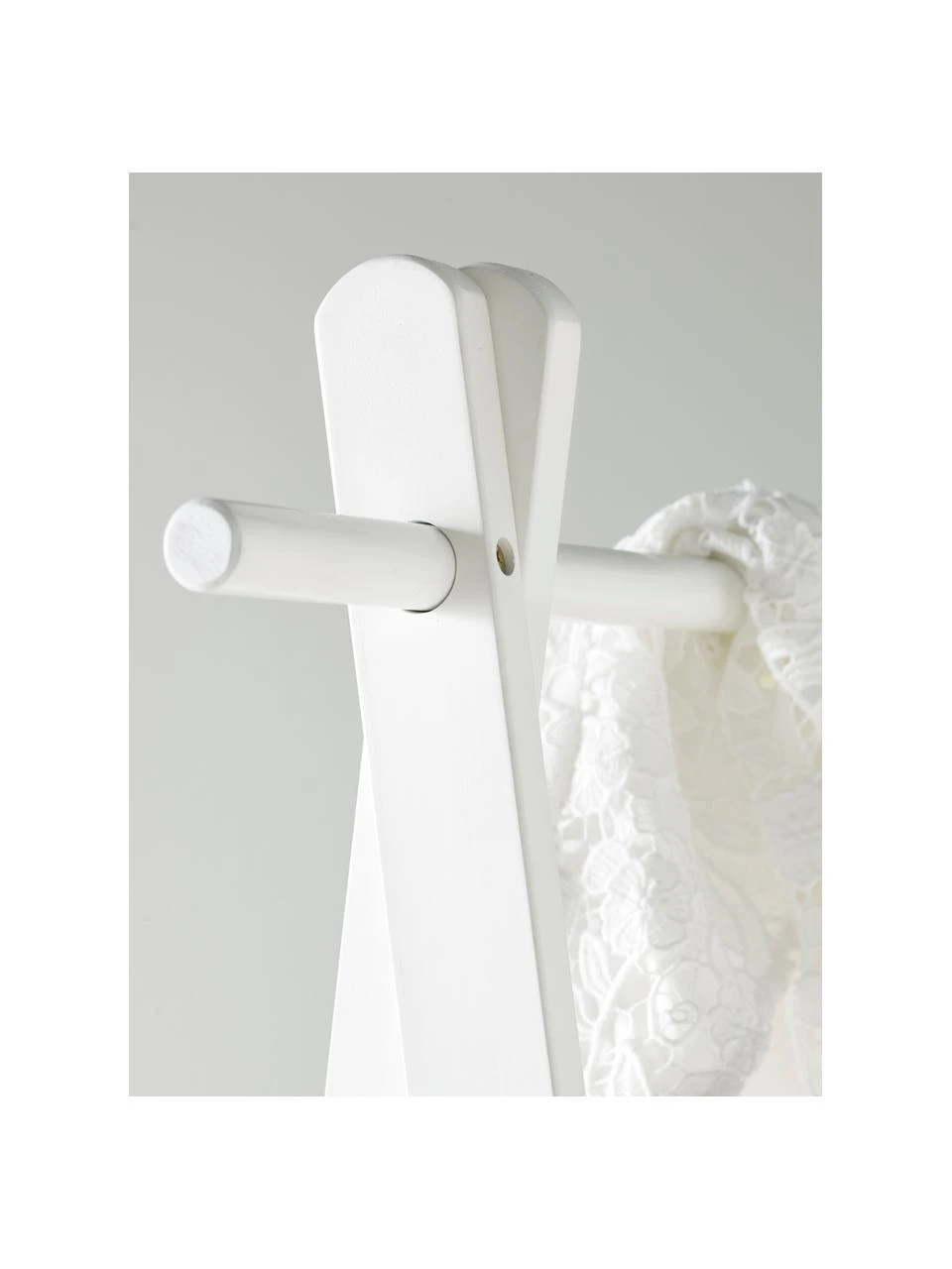 Porte-manteau bois de chêne blanc Cloe, larg. 91 x haut. 159 cm 3 Porte-manteau bois de chêne blanc Cloe, larg. 91 x haut. 159 cm – Image 3