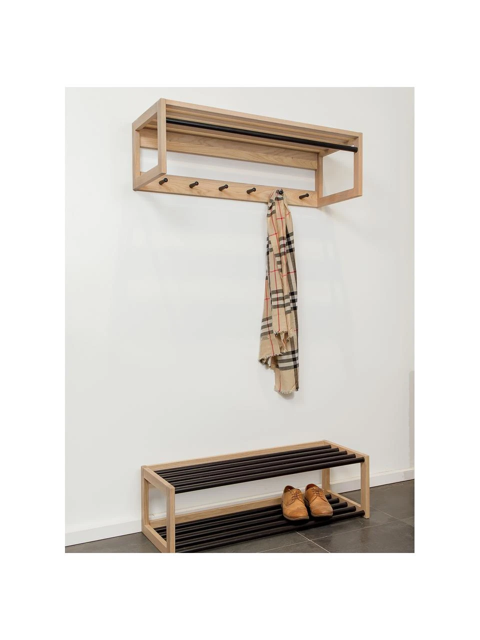 Woodman Portemanteau mural en chêne Slussen, larg. 100 x haut. 30 cm 6 Woodman Portemanteau mural en chêne Slussen, larg. 100 x haut. 30 cm – Image 6