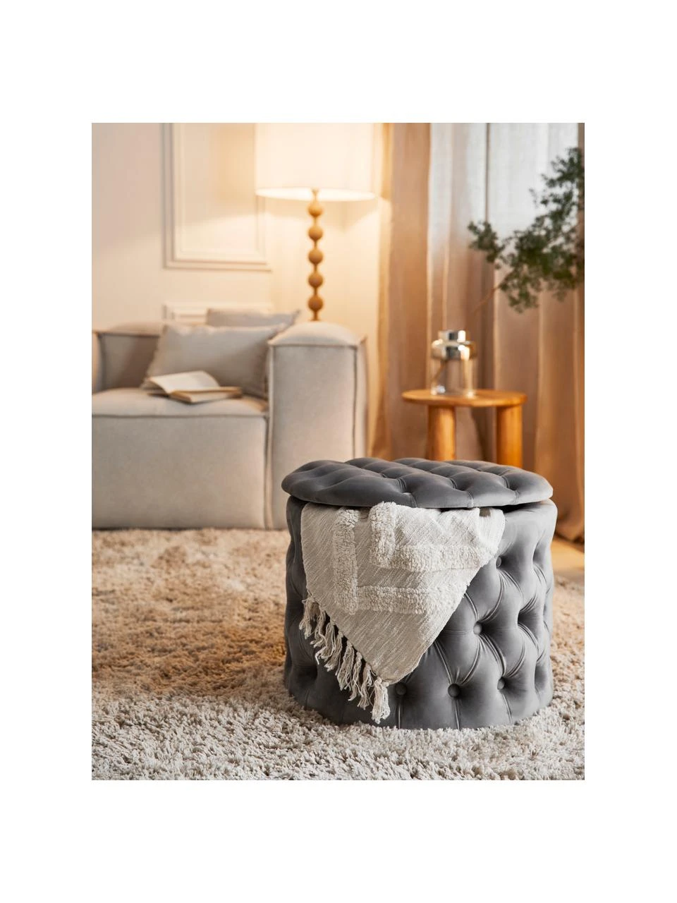 Westwing Collection Pouf coffre en velours gris Chiara, Ø 50 x haut. 42 cm 2 Westwing Collection Pouf coffre en velours gris Chiara, Ø 50 x haut. 42 cm – Image 2